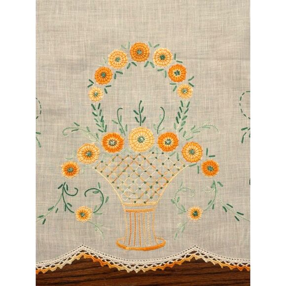 LOT of 4 Heavily Embroidered Table Runners Dresser Scarf 50s Vintage Linens - Picture 8 of 11